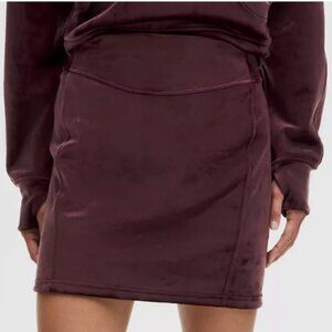 Lululemon Scuba High Rise Mini Skirt in Garnet Velvet sz L